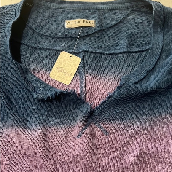 Free People Blue and Purple Crop Top size medium sweatshirt NWT - Picture 4 of 7